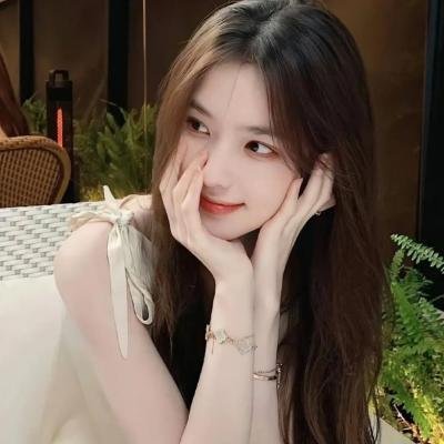 乐坛天后被曝隐婚生子传闻，一个月豪宅门口画面流出